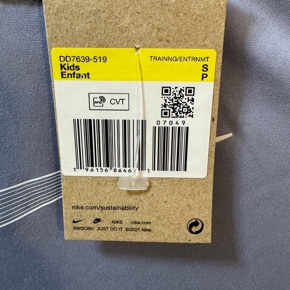 Nike Dri-Fit T-Shirt. Size S Kids.  New with tags. - Picture 3 of 4